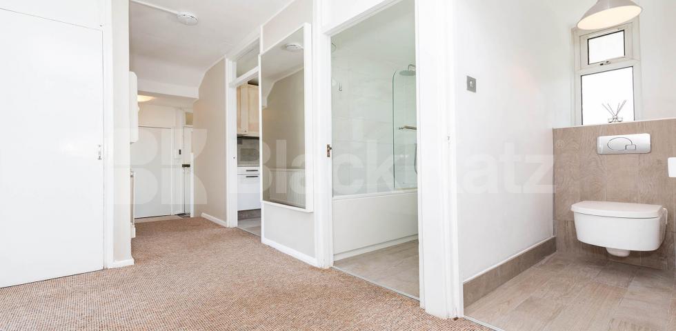 			3 Bedroom, 1 bath, 1 reception Flat			 Maitland Park Road, Camden
